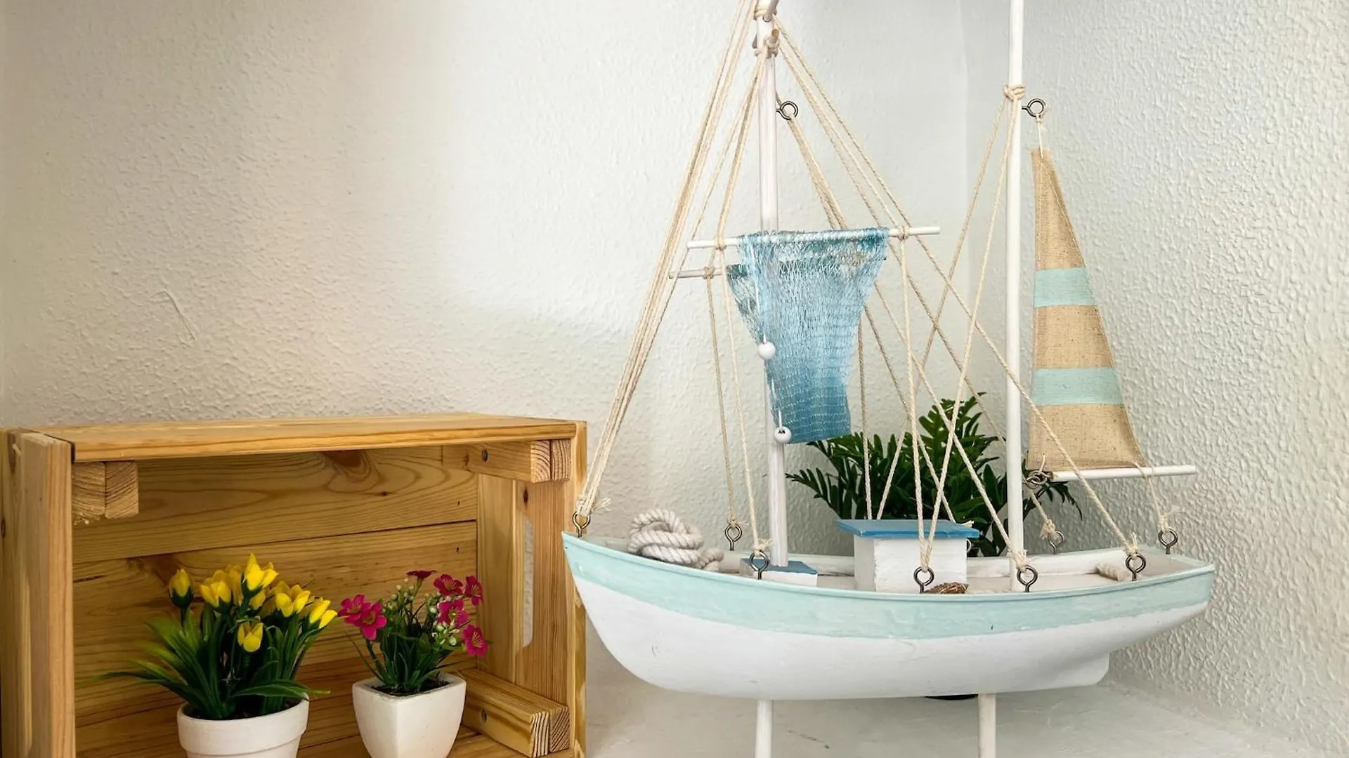 Charming Coastal Stay Near Shops & Sea Calella